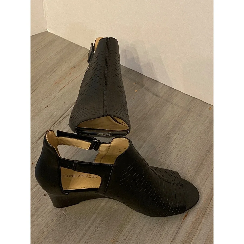 Adrienne Vittadini Black Leather Peep Toe Wedge Booties AV-RIVER Womens 8